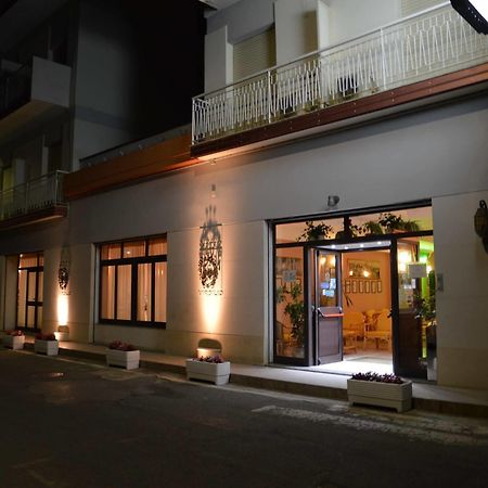 维尔吉利奥酒店 特罗佩阿 外观 照片
