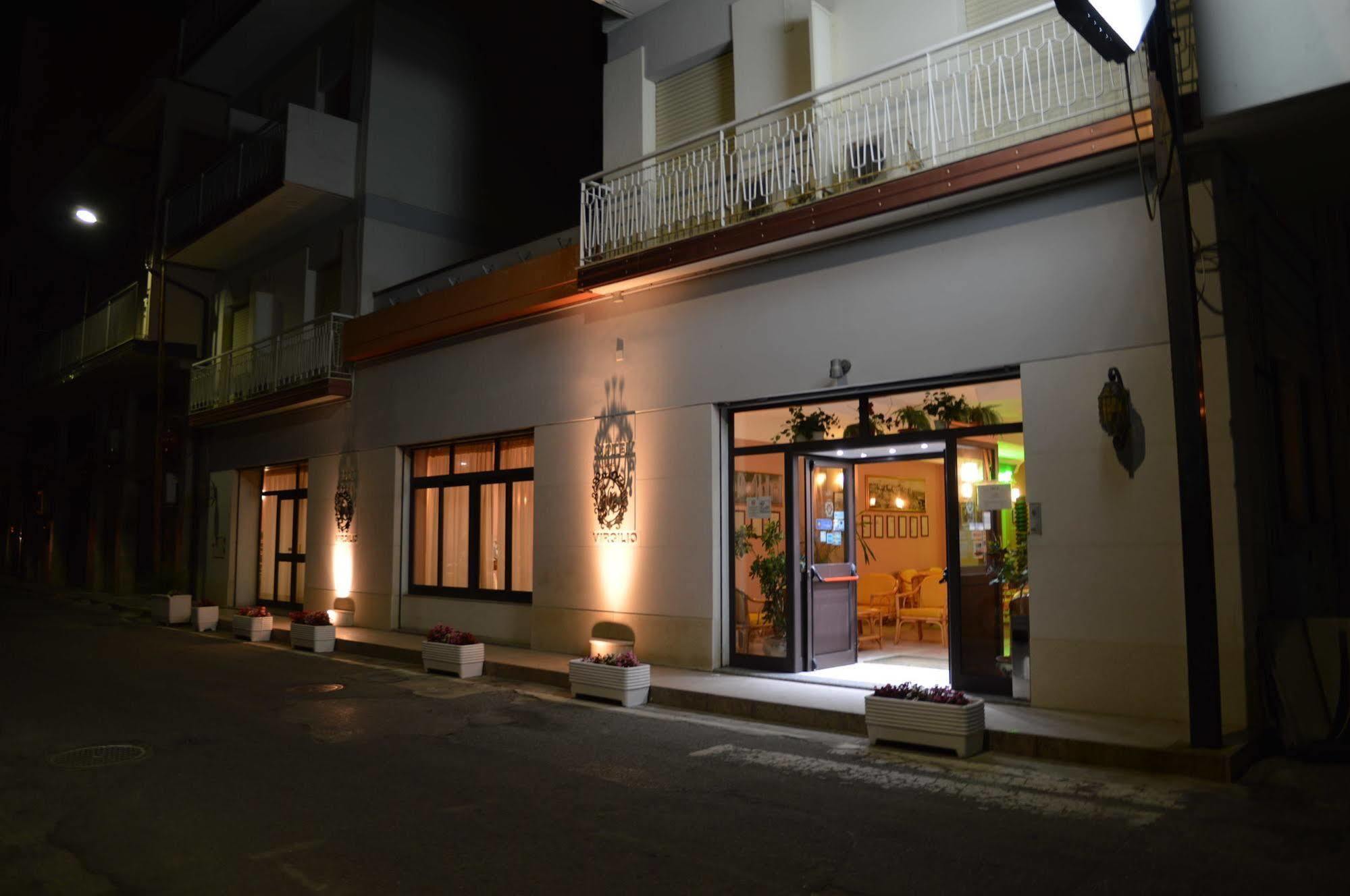维尔吉利奥酒店 特罗佩阿 外观 照片
